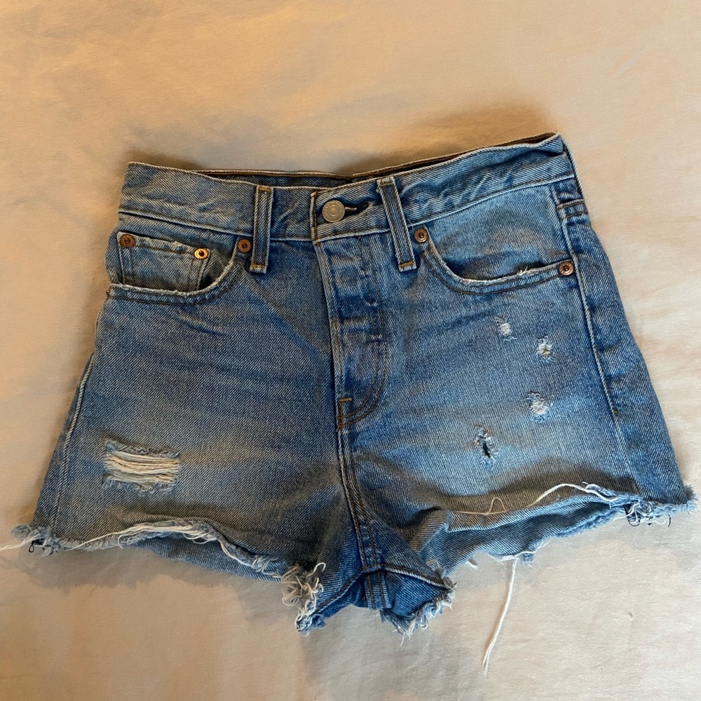 High Rise Levi’s Jean Shorts Sz 25
